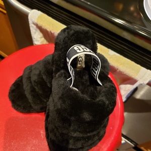 Youth UGG Slippers size 2 Black